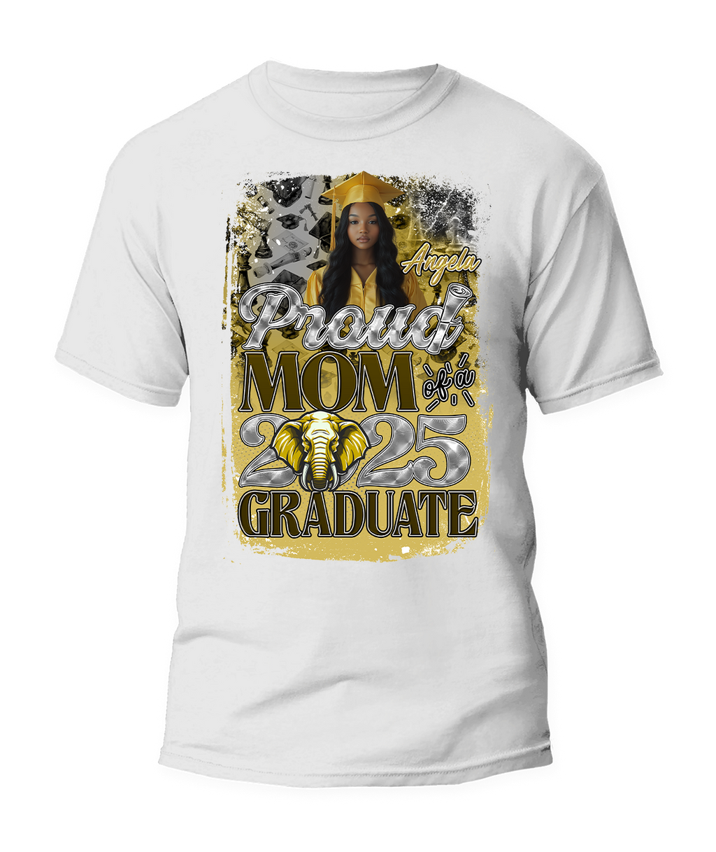 🔥Custom Class Of 2025 Graduation Proud Mom, Dad, Sister, Brother, etc. T-Shirt🔥